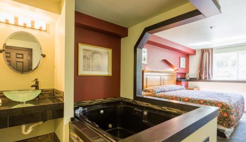King Room with Spa Bath (Non-Smoking)