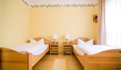 Double Room with Twin Bed