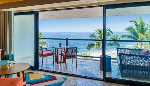 Club King Suite with Ocean View