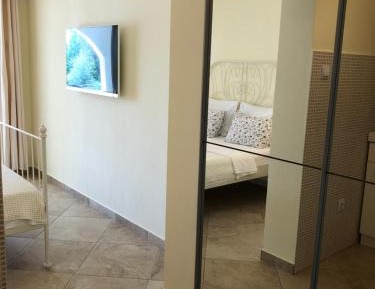One-Bedroom Apartment with Terrace