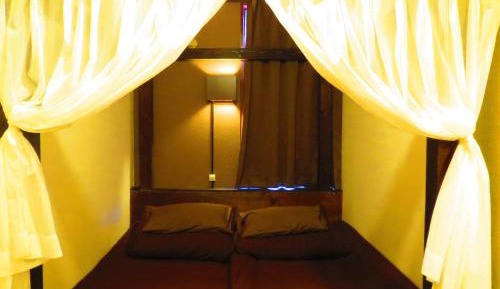 Single Room with Shared Bathroom