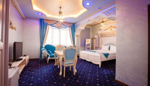 Deluxe Suite