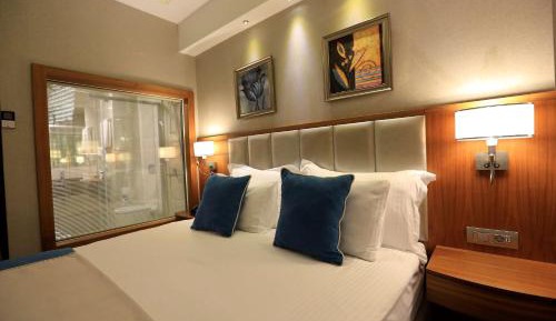 Queen Room - Non-Smoking
