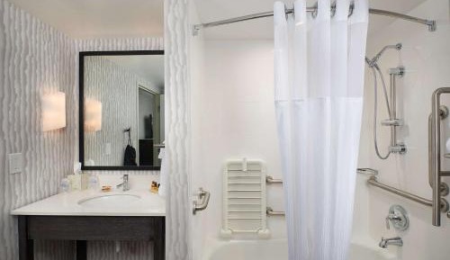 Queen Room with Two Queen Beds and Bath Tub - Pet Friendly/Disability Access/Non-Smoking