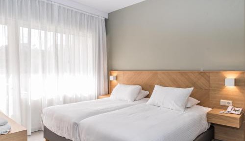 Superior One-Bedroom Apartment with Balcony