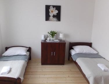 Basic Triple Room with Shared Bathroom