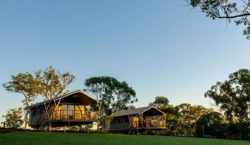  Premium Pavillion with Free Parking