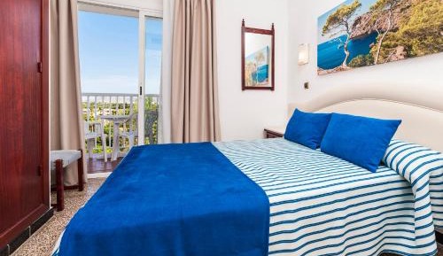 Double or Twin Room (2 Adults)