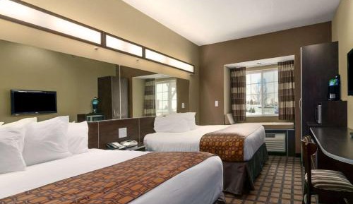 Queen Room with Two Queen Beds - Non-Smoking