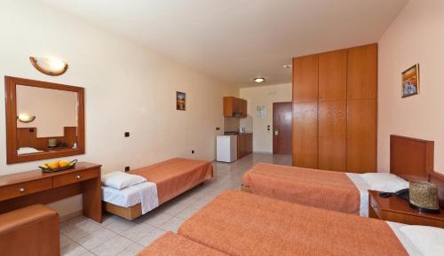 Studio (4 Adults)