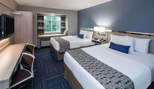 Queen Room with Two Queen Beds - Non-Smoking