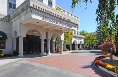 Nashua Hotel | DoubleTree by Hilton Nashua