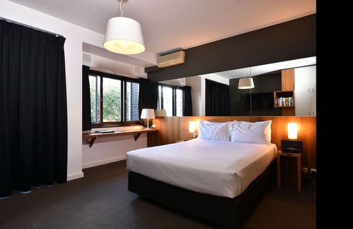 West Perth Hotel | Riverview on Mount Street