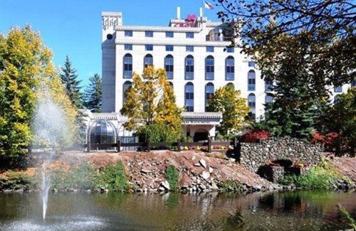 Nashua Hotel | DoubleTree by Hilton Nashua