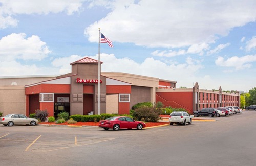 Kearney Hotel | Ramada by Wyndham Kearney