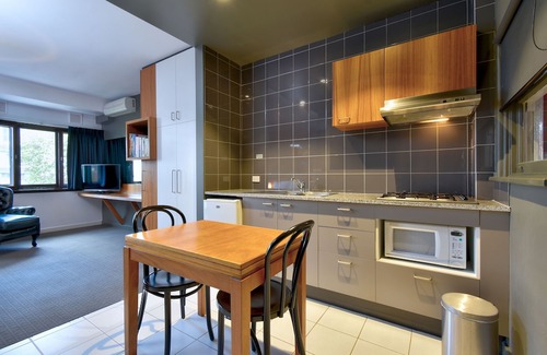 West Perth Hotel | Riverview on Mount Street