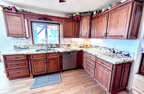 Salmon House | Mountain getaway on a private culdesac, 360 views out large windows.