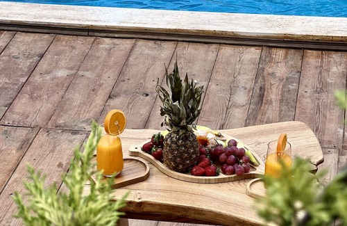 Sapanca Villa | Villa with Pool, Backyard and Jacuzzi in Sapanca