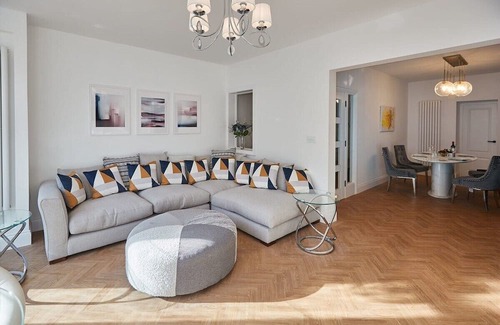 Harrogate City Centre Apartment | Host & Stay | Oxford House