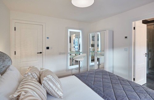 Harrogate City Centre Apartment | Host & Stay | Oxford House