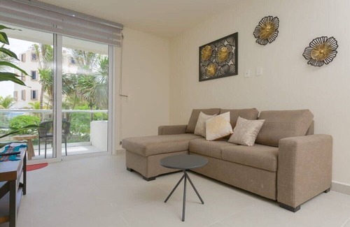 Akumal Apartment | 2BR in sea front complex with terrace and jacuzzi!