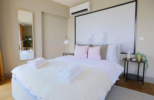 Kabatas Apartment | Magnificent Sea View Flat w Garden 9 min to Taksim