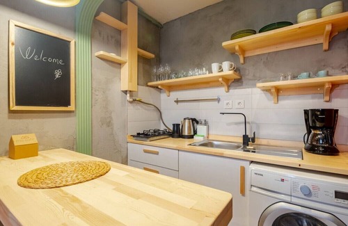 Cihangir Apartment | Charming Flat Close to Transit Hub in Central