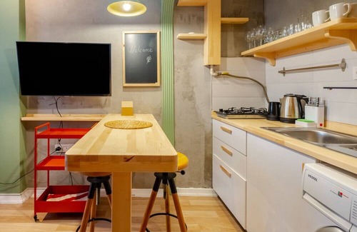 Cihangir Apartment | Charming Flat Close to Transit Hub in Central