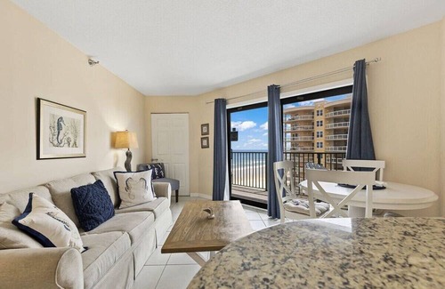 Daytona Beach Shores Condo | Seahorse Suite 907 at Sunglow Resort