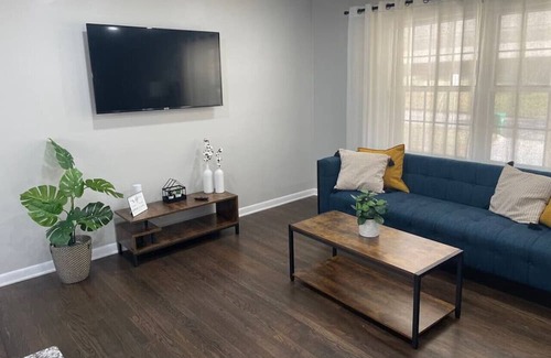 Decatur House | Brand New 5 Bedroom in Atlanta's East Side