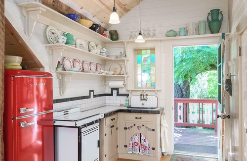 Woodstock House | Make you vacation special in our restored carriage house loft