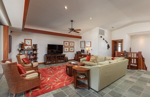 Kamuela Condo | Exclusive Paradise: Luxurious Villa with Private Beach Access!