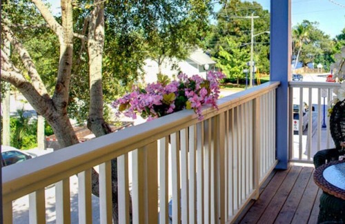 Stuart House | THE CARIBBEAN SUITE AT OLD COLORADO INN