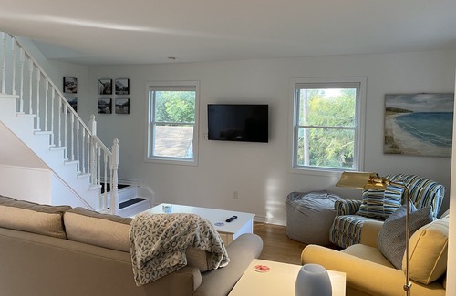 Scugog Cottage | Big Red Cottage with amazing lakeviews!