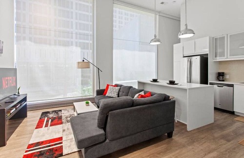 Downtown Kansas City Apartment | ☆ Modern, Spacious, Cozy Downtown KC ☆
