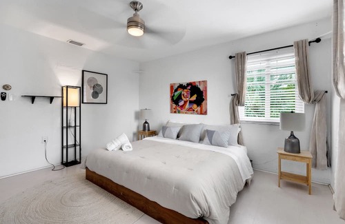 Seybold House | Villa Aqua Royal huge 6BD Heated pool jacuzzi BBQ