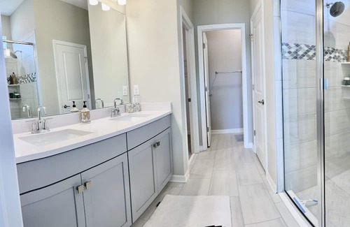 Venice House | Brand new modern peaceful house with water view and ocean beach access