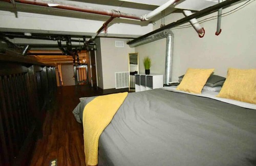 Downtown Kansas City Apartment | ☆UNIQUE 2Bed Loft☆ Downtown KC