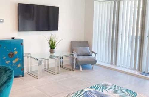 Newquay City Centre Apartment | 28 Cliff Edge - an apartment that sleeps 3 guests in 1 bedroom