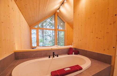 Ucluelet Cabin | The Cabins - 2 Bedroom - Signature Ocean Front