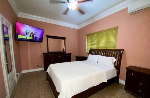 Nassau Apartment | Leah's Heaven - Cozy One Bedroom Suite