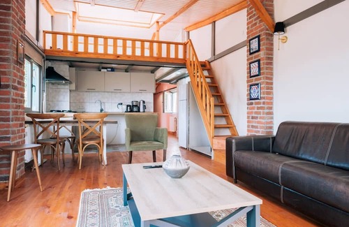 Uskudar Apartment | Stunning Sea View Loft 5 min to Park in Kuzguncuk