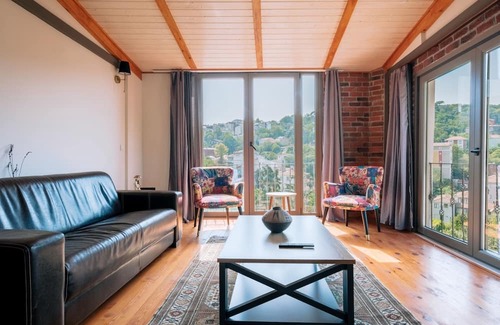 Uskudar Apartment | Stunning Sea View Loft 5 min to Park in Kuzguncuk