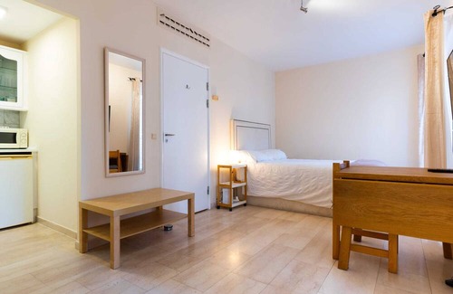 Gibraltar Apartment | Eutotowers Suite-hosted by Sweetstay