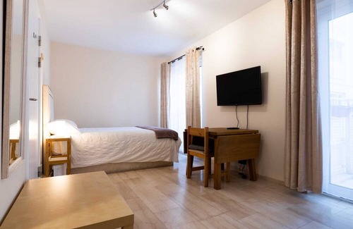 Gibraltar Apartment | Eutotowers Suite-hosted by Sweetstay