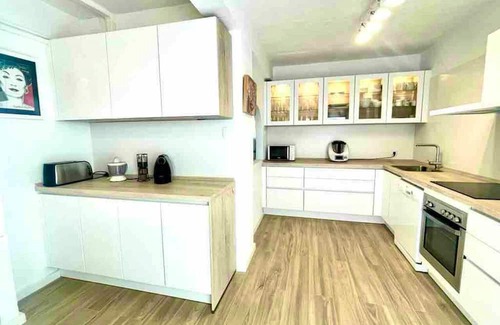 Can Furnet House | Homerez - Spacious house 4 km away from the beach for 8 ppl. with swimming-pool