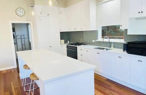 Wagga Wagga Apartment | Classic Meets Modern in Central Wagga