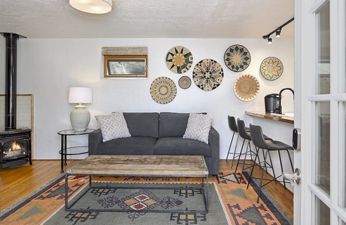 Downtown Santa Fe Bed & Breakfast | Dos Hermanas Casita 4 | Inviting Downtown | 1BR/1BA