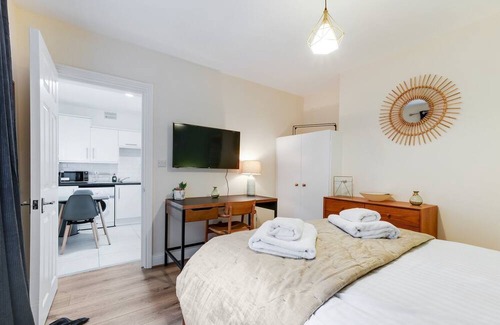West Ealing Apartment | Cosy 1 Br Apartment, easy access to London