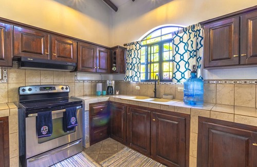 Hills of Esterillos House | Casa Destino - Private community with pool